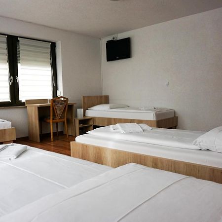 Hotel Kreuz Швебіш-Гмюнд Екстер'єр фото