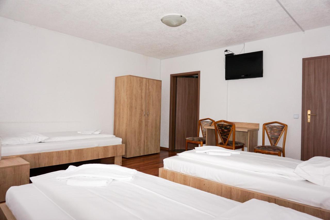 Hotel Kreuz Швебіш-Гмюнд Екстер'єр фото